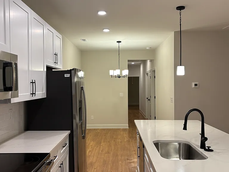 4817 Victoria Ave — Photo 8