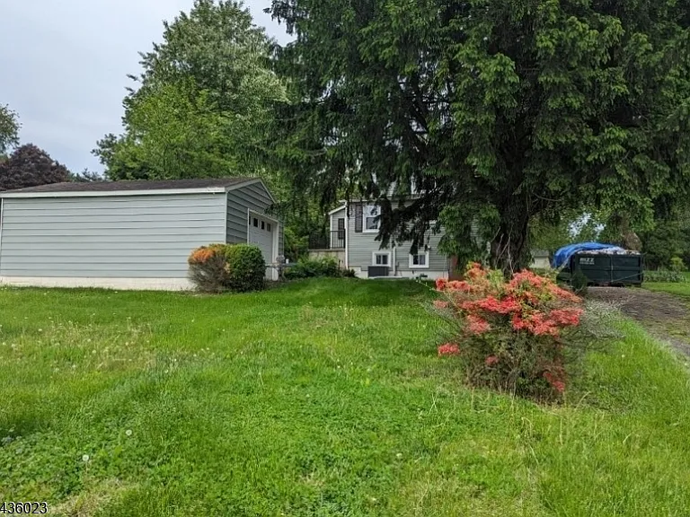 439 Victory Ave — Photo 22