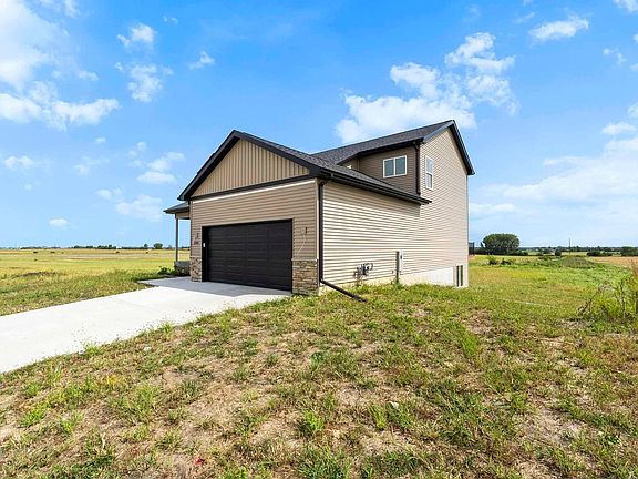 3rd image of 5761 Wall St