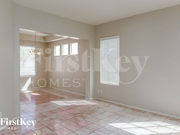 2nd image of 820 Crescent Moon Dr