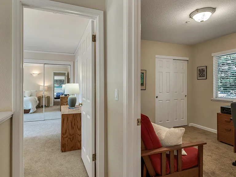 935 W Spain St #L — Photo 16