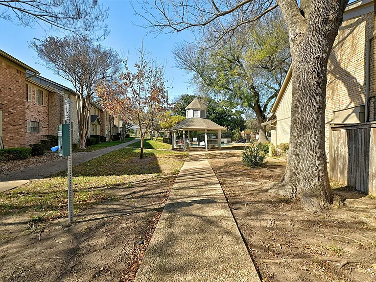 2002 Millay Dr #118 — Photo 38