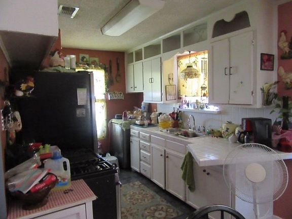 2nd image of 3016 W 4th St