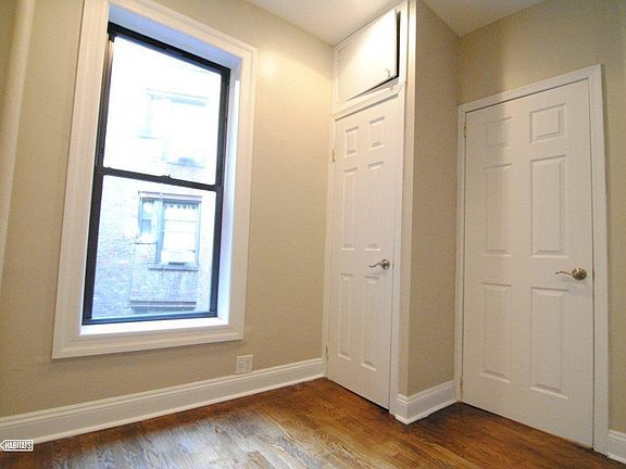 4th image of 224 Thompson St APT 12
