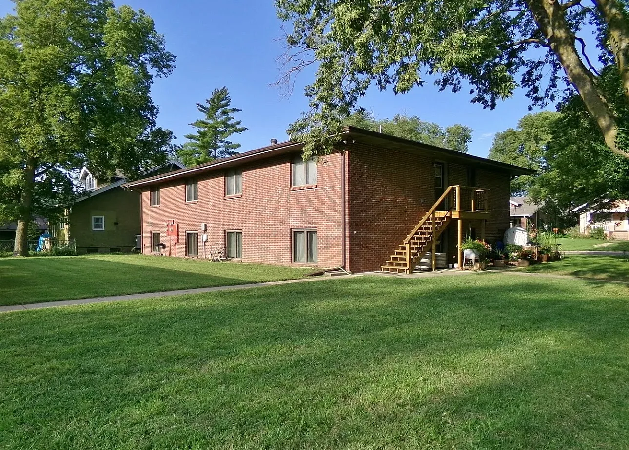 2 bed, $965 — Photo 2