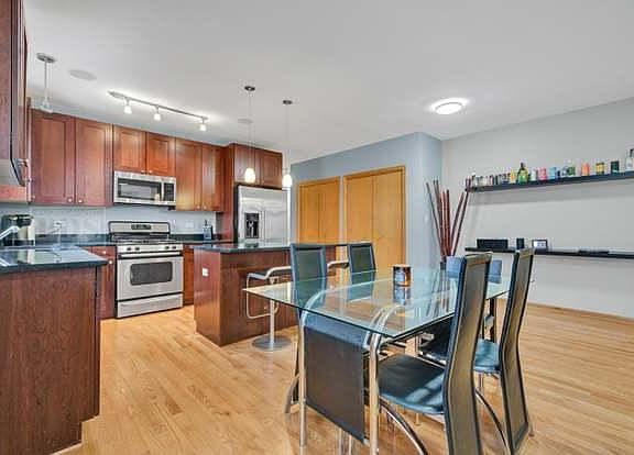 5th image of 1-3301 S Michigan Ave #1