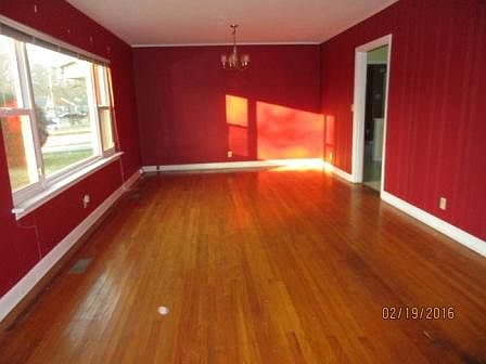 3rd image of 218 S Howell Ave