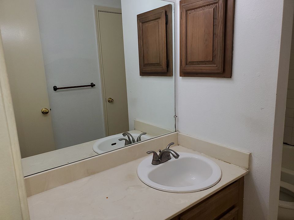 1st image of 3609 W Northgate Dr #108