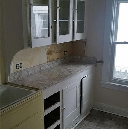 4th image of 1084 E 169th St