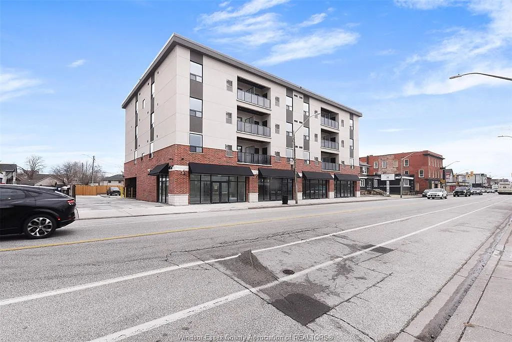 2 bed, 1.0 bath, 617 sqft, $2,050 — Photo 3