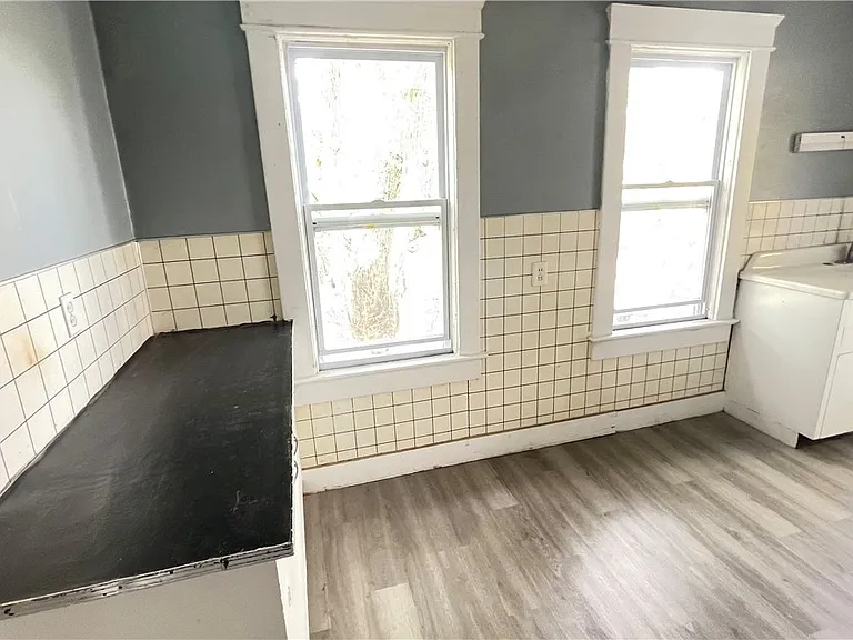 4322 Bush Ave — Photo 23