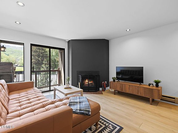 3rd image of 1530 Empire Ave #216