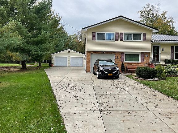 2nd image of 5920 Creekview Dr