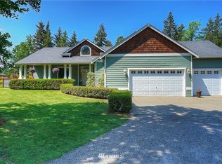 707 Grove Ln, Rainier, WA