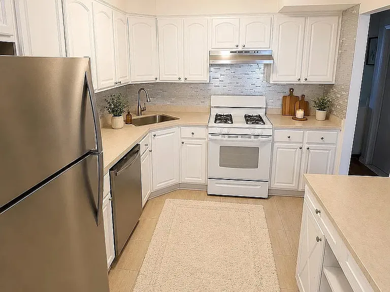 75-17 Caldwell Ave #3R — Photo 2