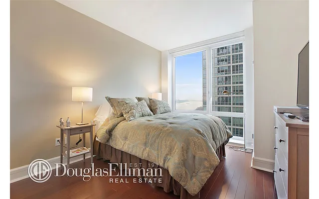 Rented by Douglas Elliman | media 29