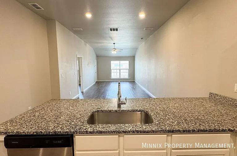 2112 N Avenue L #A — Photo 6