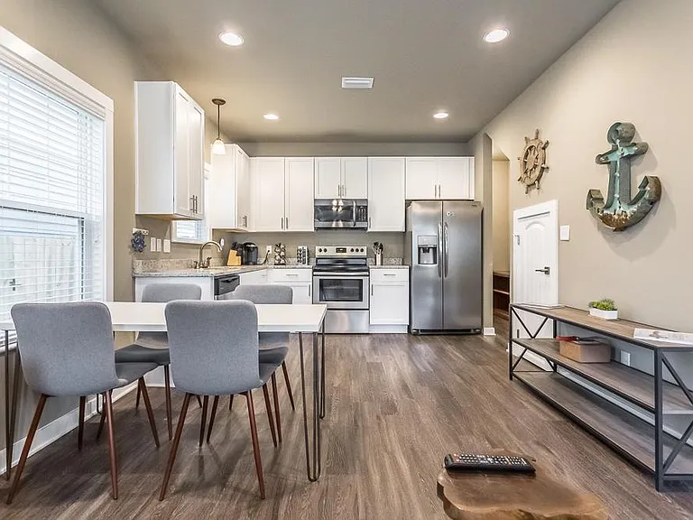 115 S Donelson St — Photo 18