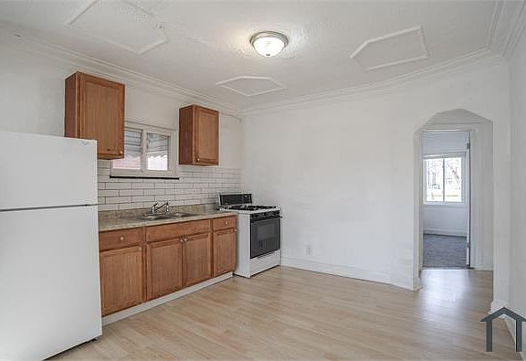 4th image of 15917 Woodingham Dr #1