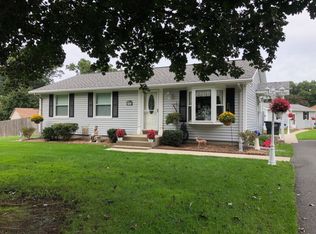 40 Squirrel Rd, Springfield, MA 01108