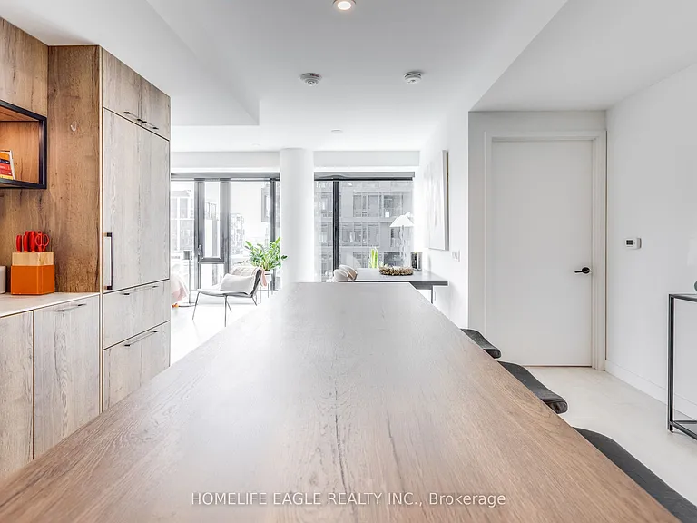 505 Richmond St W #827 — Photo 13