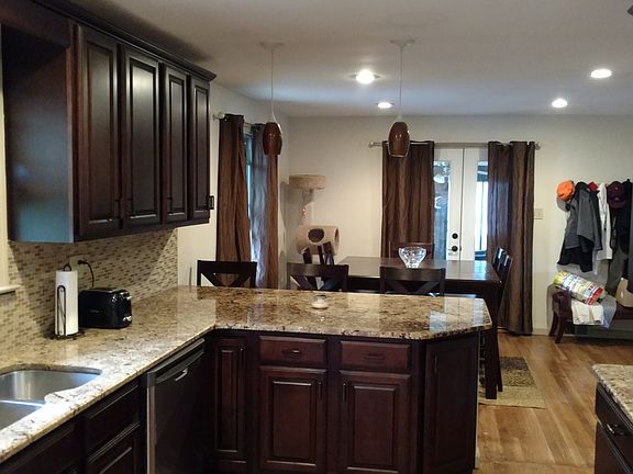 4th image of 285 McNair St
