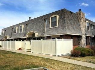 15401 E Wyoming Dr UNIT B, Aurora, CO 80017