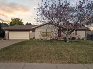2844 Mineral Point Ave, Janesville, WI 53548