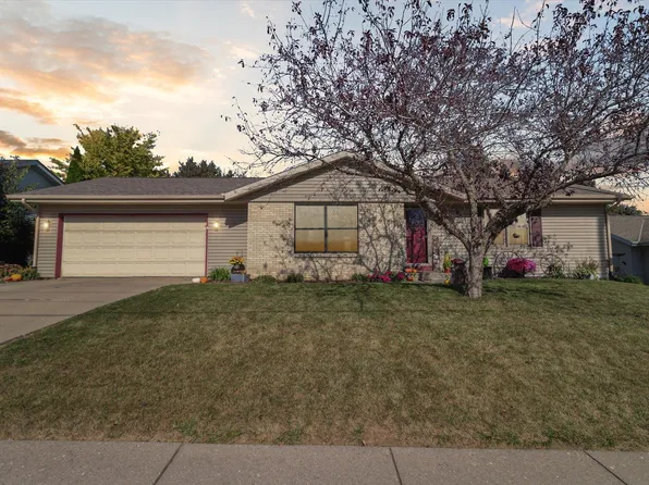 2844 Mineral Point Ave, Janesville, WI 53548