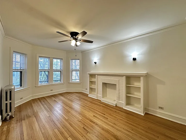 2633 W Ainslie St #3 — Photo 11