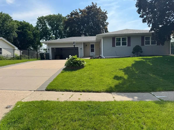 9913 Little Rd, Bloomington, MN 55437