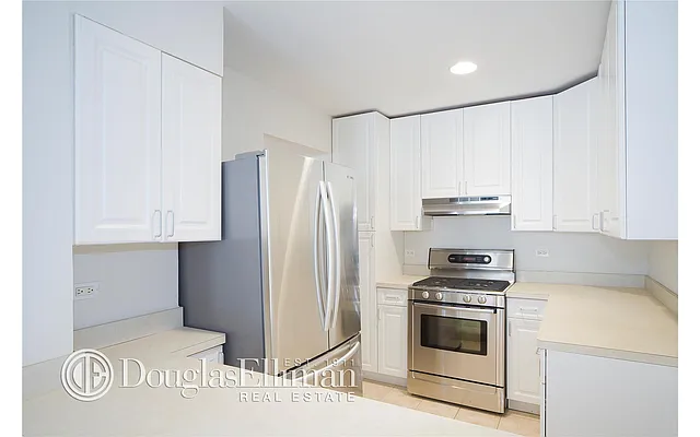 Sold by Douglas Elliman | media 15