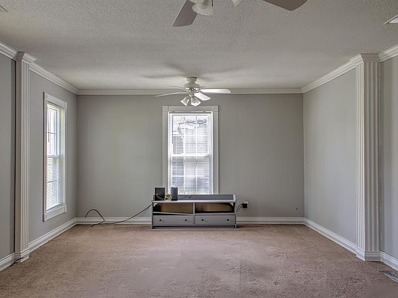 3rd image of 429 Church St