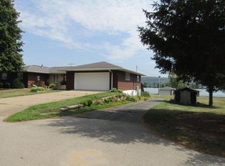 276 Abel Dr, Guttenberg, IA 52052