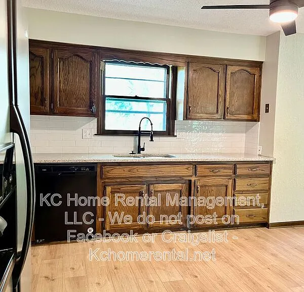 3868 SW Harbor Dr — Photo 19