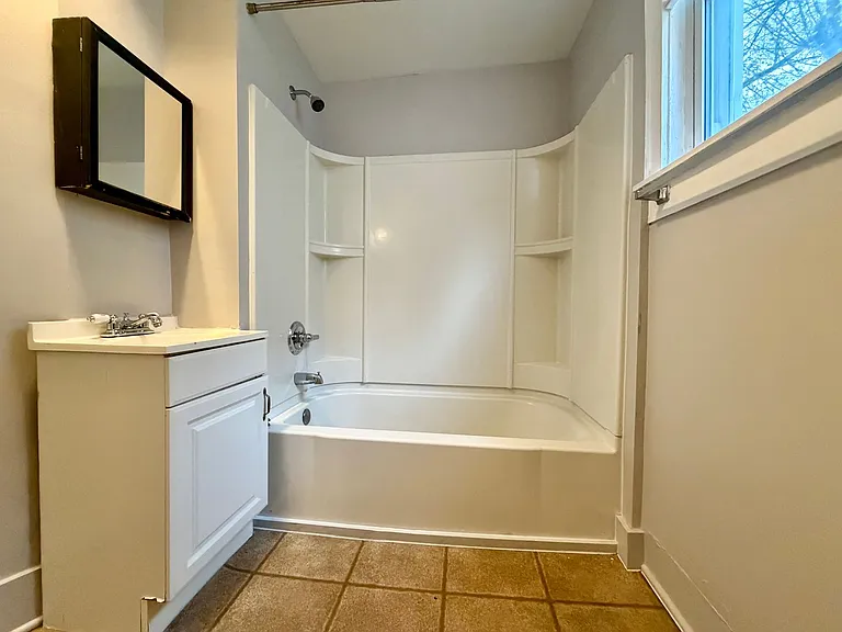 1515 Hoyt St — Photo 4