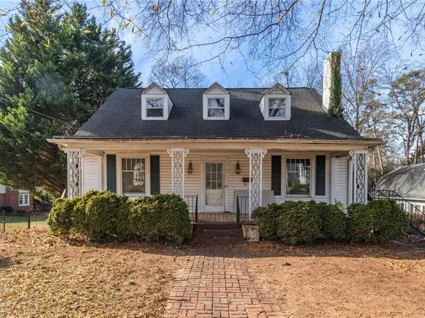 5 Hege Dr, Lexington, NC 27292