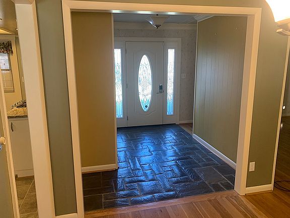 4th image of 10001 Allison Dr SE