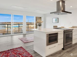 415 N State St APT 305, Bellingham, WA 98225