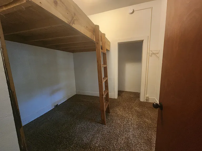 223 Broadway St — Photo 22