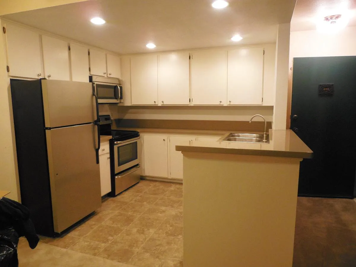 2 bed, 824 sqft, $2,600 — Photo 1