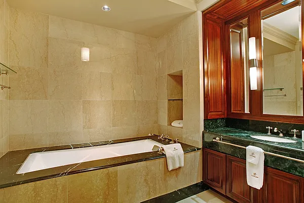 Rented by Corcoran | media 18