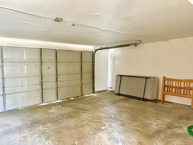 16420 Huron Dr — Photo 21