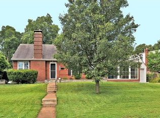 7092 Deerpath Dr, Saint Louis, MO 63123