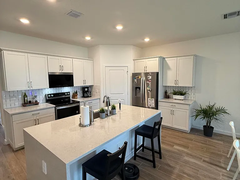 1653 NE Ocean Dunes Dr — Photo 8