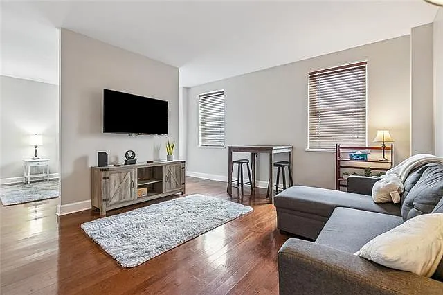 1205 Saint Charles Ave #1016 — Photo 3