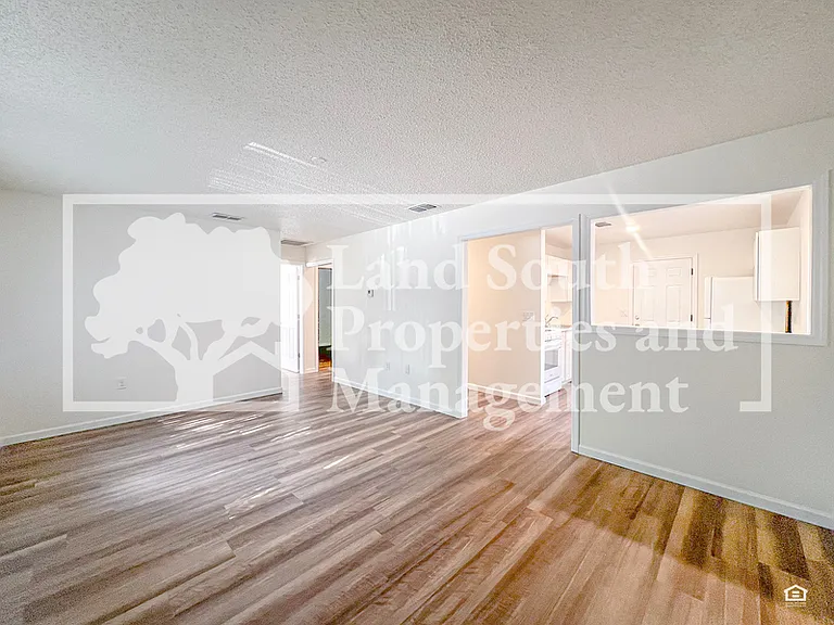 124 Rosalynn Cir — Photo 3