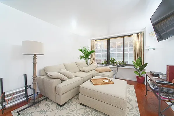 Rented by Corcoran | media 32