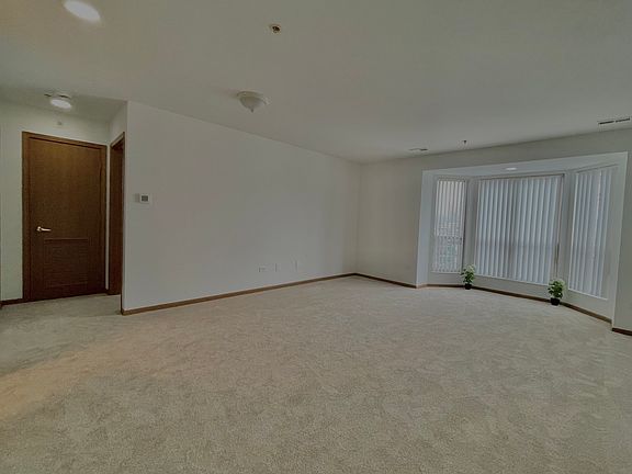 5th image of 57 E Hattendorf Ave APT 204
