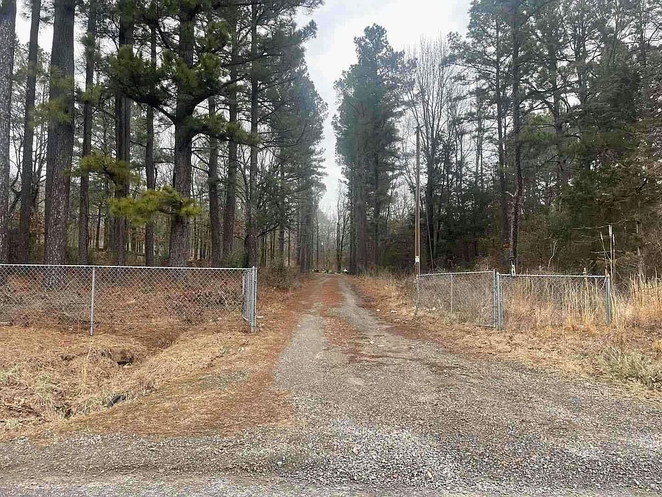 2nd image of 418 Foster Chapel Rd